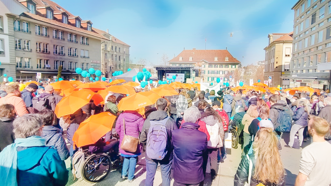 #MillionsMissing-Kundgebung der Schweizerische Gesellschaft für ME & CFS am 17. Mai auf dem Bundesplatz 